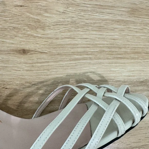 Authentic Gucci Leather Sandals Ivory Size 38 8 Women - Picture 10 of 12